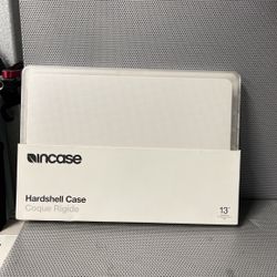 MacBook Pro 13” 2020  Incase Clear Case 