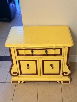 End table for sale