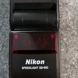 Nikon SB-600 flash light
