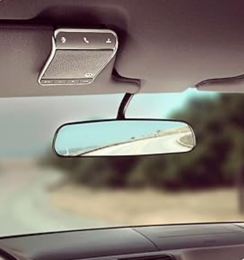 Motorola TZ710 Roadster 2 Universal Bluetooth wireless In-Car Speakerphone w/car charger