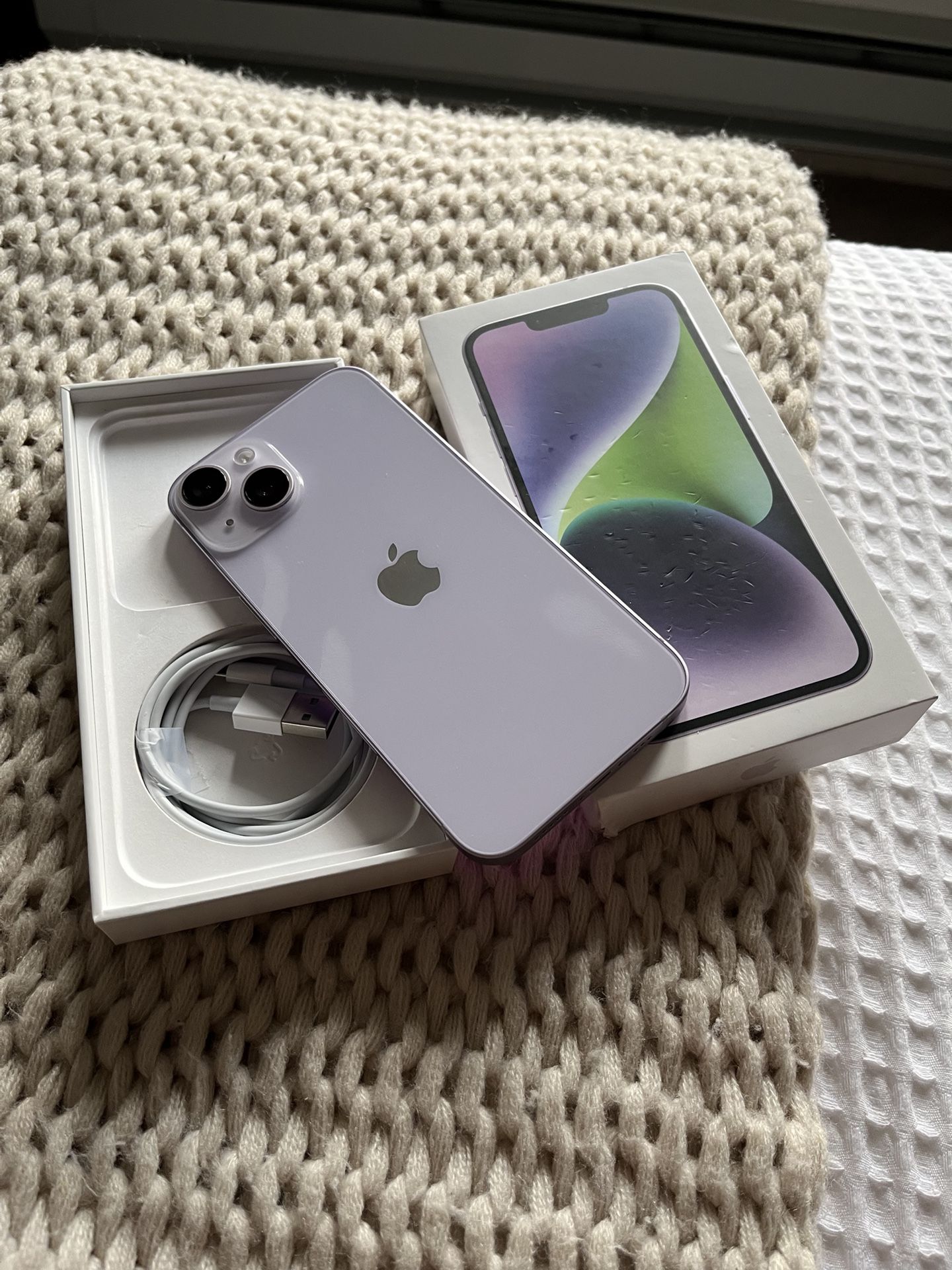 Apple iPhone 14 purple 128gn unlocked any sim good condition
