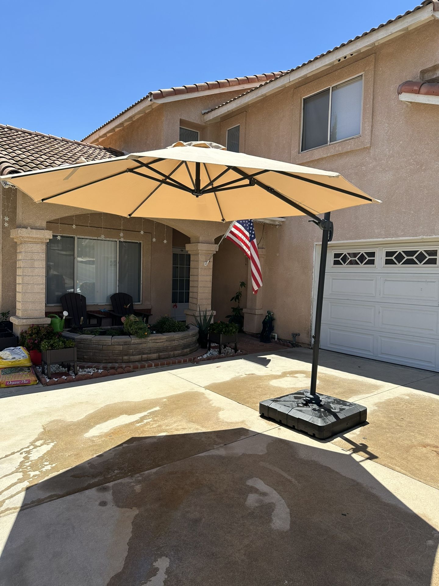 New 10FT Tan Offset Patio Umbrella with cross base Cantilever Not included weights