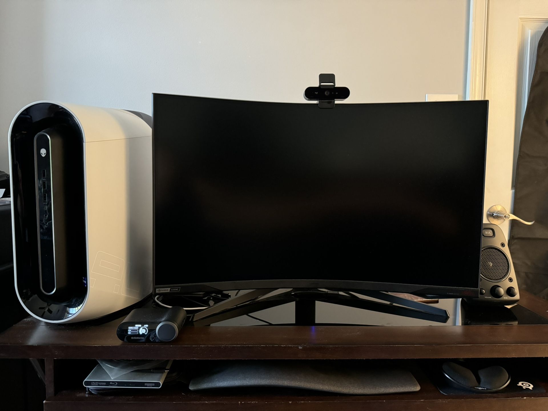 Samsung Gaming Monitor 32" - G7 T1 Faker Edition