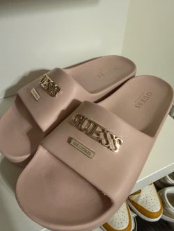 Guest sandals  size 7