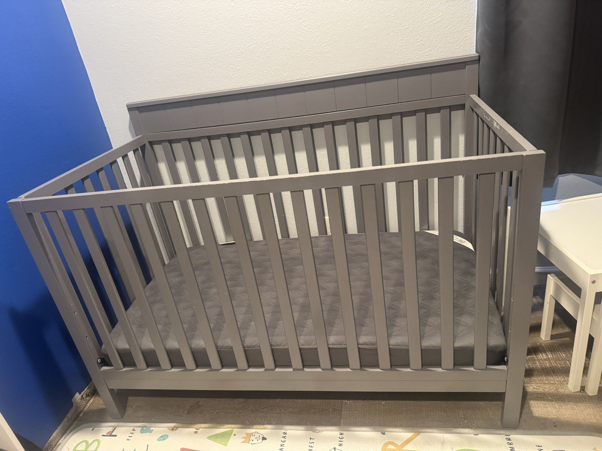 Baby Crib / Toddler Crib