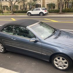 2004 Mercedes Benz CLK320