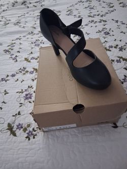 Clarks Womens Ambyr Glow Pump Black Size 9