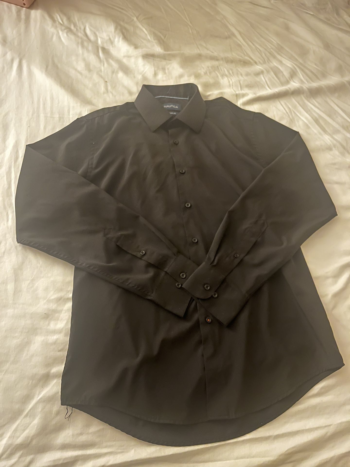 Size M Black Nautica Slim Fit Men’s Button Up
