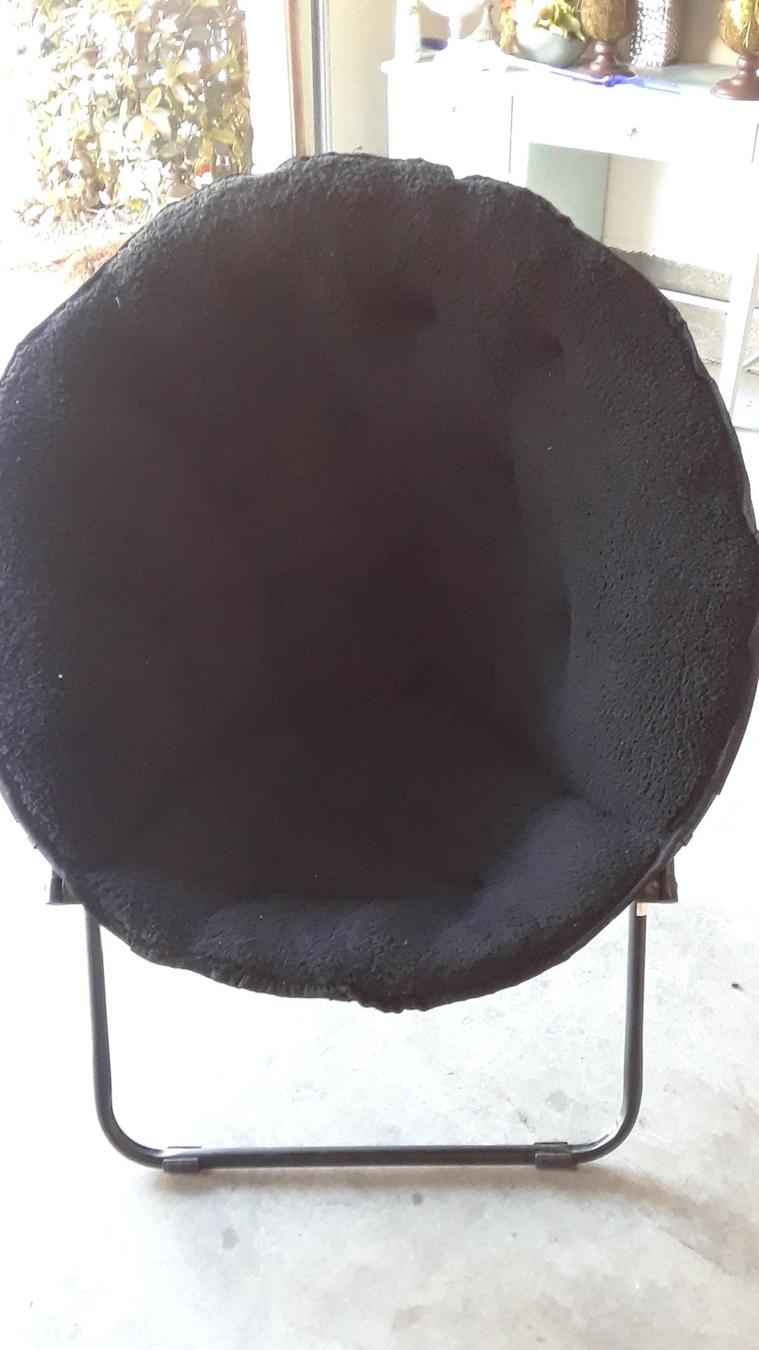 Large dorm chair black like new