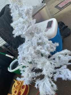 Just A Little White Tree To Add To The Christmas Decors (NO SHIPPING)