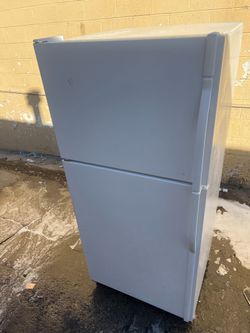 KENMORE TOP FREEZER REFRIGERATOR WHITE