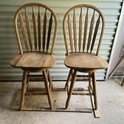2 Oak Bar Stools