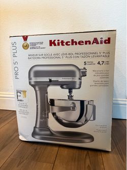 KitchenAid Professional 5 Plus Stand Mixer 5 Quart bowl Lift Stand Mixer Used like New in Box