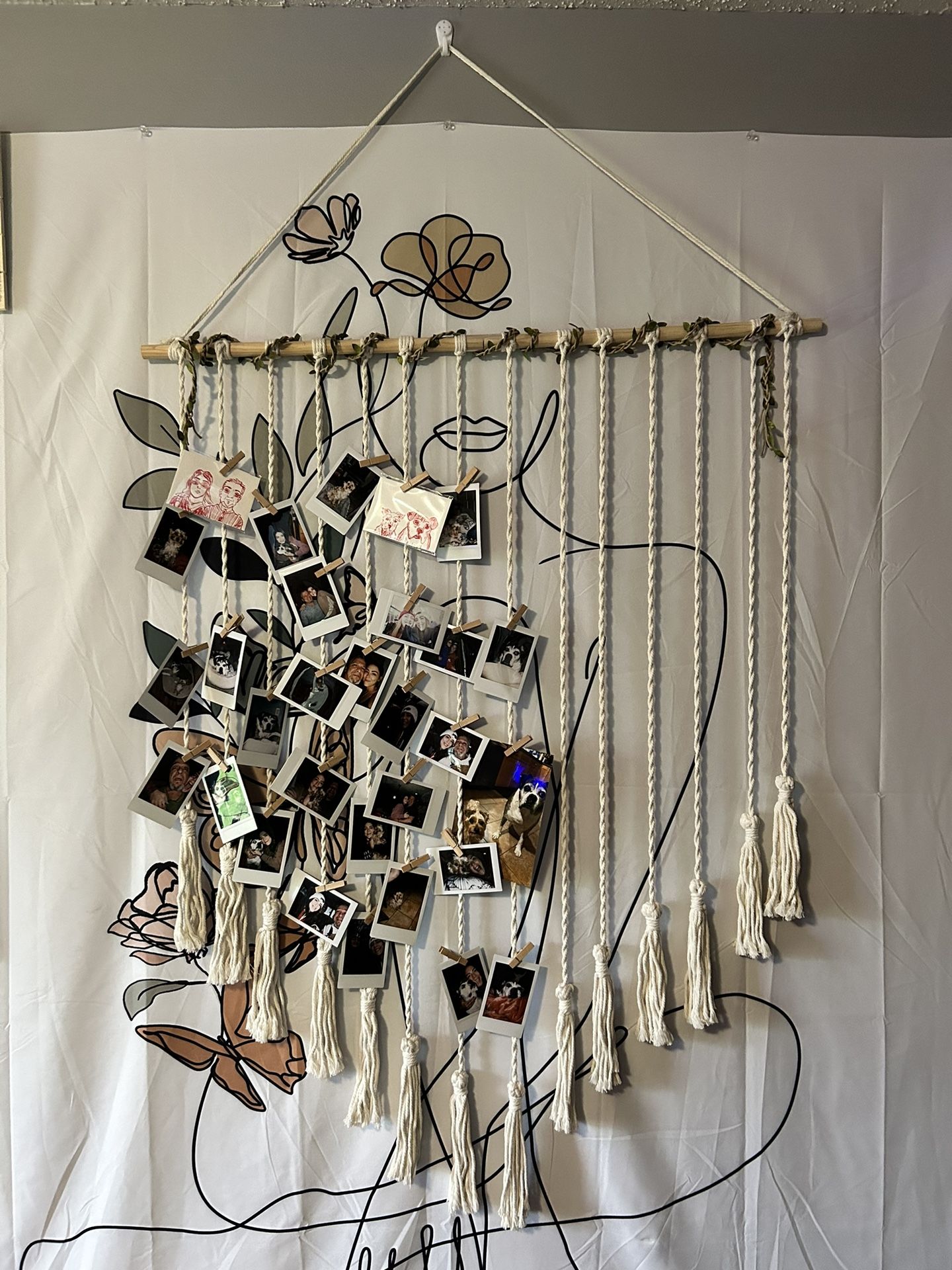 Polaroid macramé hanging decor!