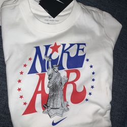 Boys Nike Tee Medium