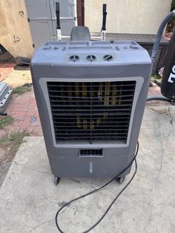 Hessaire MC37V mobile evaporative cooler