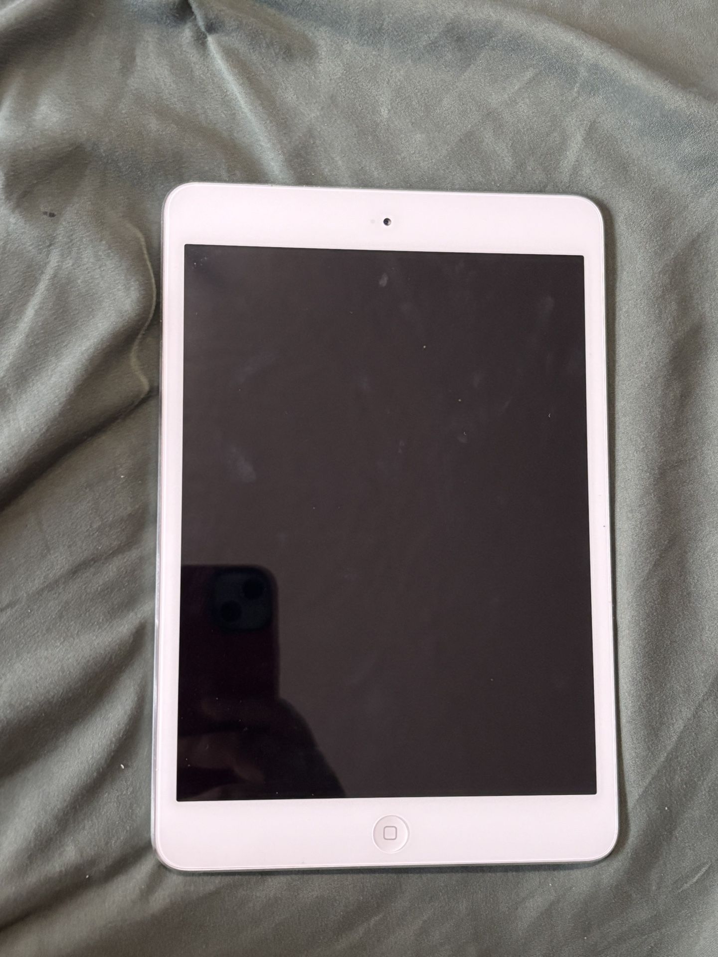 iPad Mini- 1st generation- Model A1432 / **PARTS/READ DESCRIPTION **