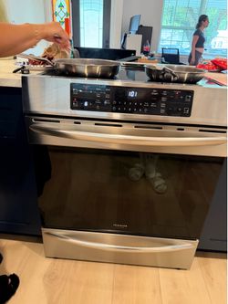 Frigidaire electric stove