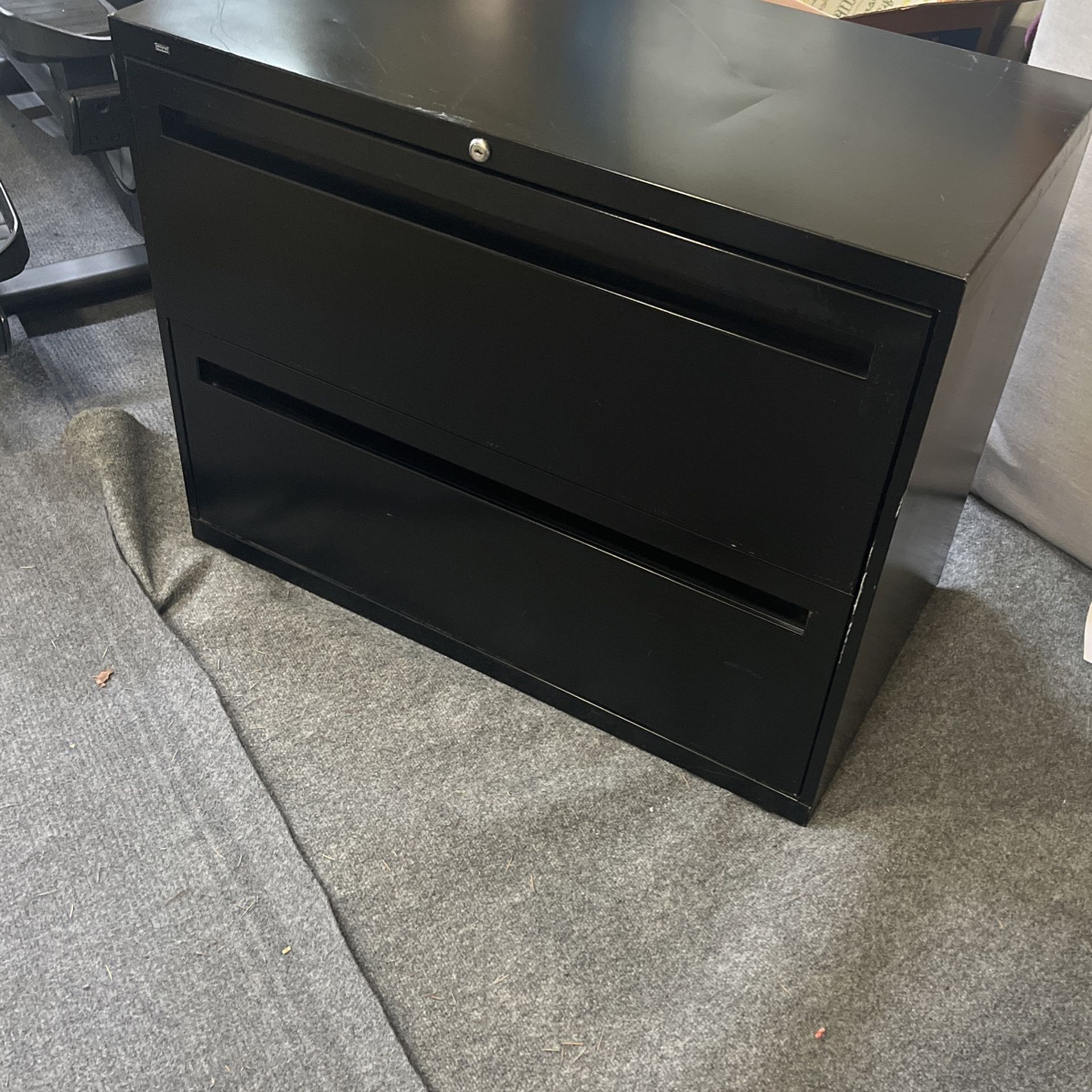 File cabinet 