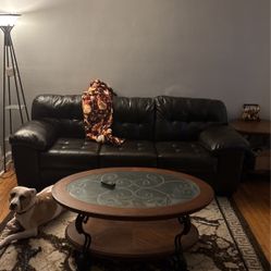 Brown Leather Couch In Good Condition!