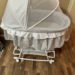 Dream On Me Lacy, Portable 2-In-1 Bassinet And Cradle 