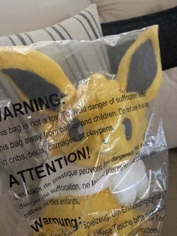 Pokemon Center Jolteon Comfy Friends Plush 17 ¾ Inch TCG