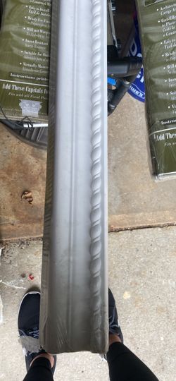 1 8foot peice of beautiful chair rail