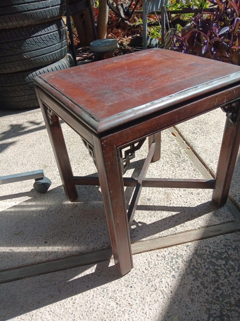 End Table In Good Condition