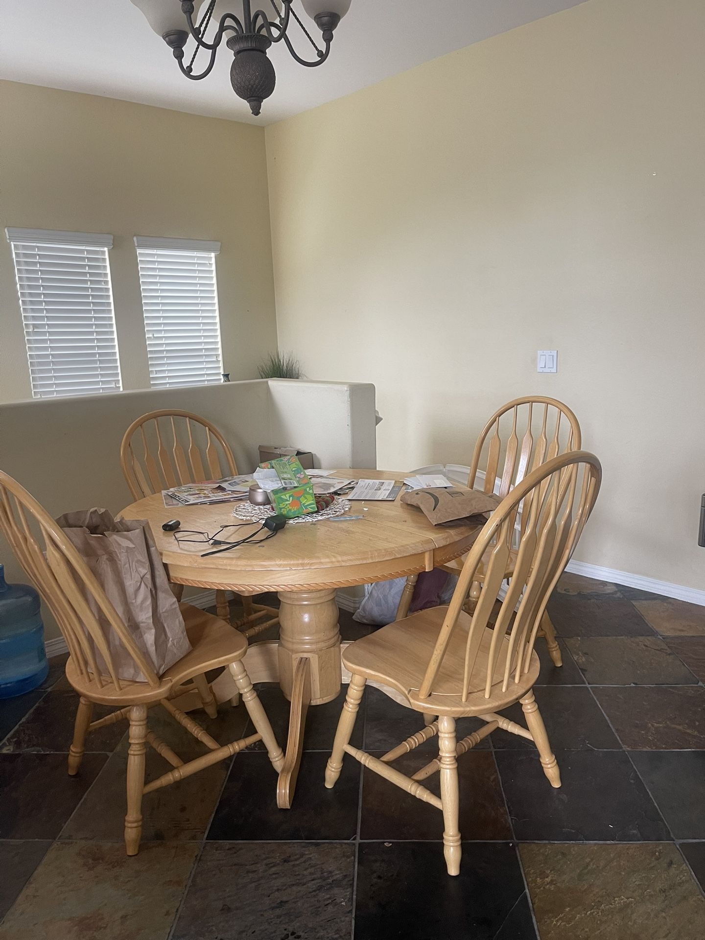 Dinning Room Table And Chairs