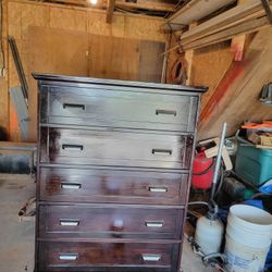 Dresser