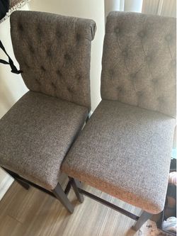 Set of high chairs