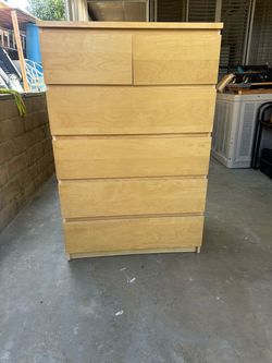 dresser in good condition