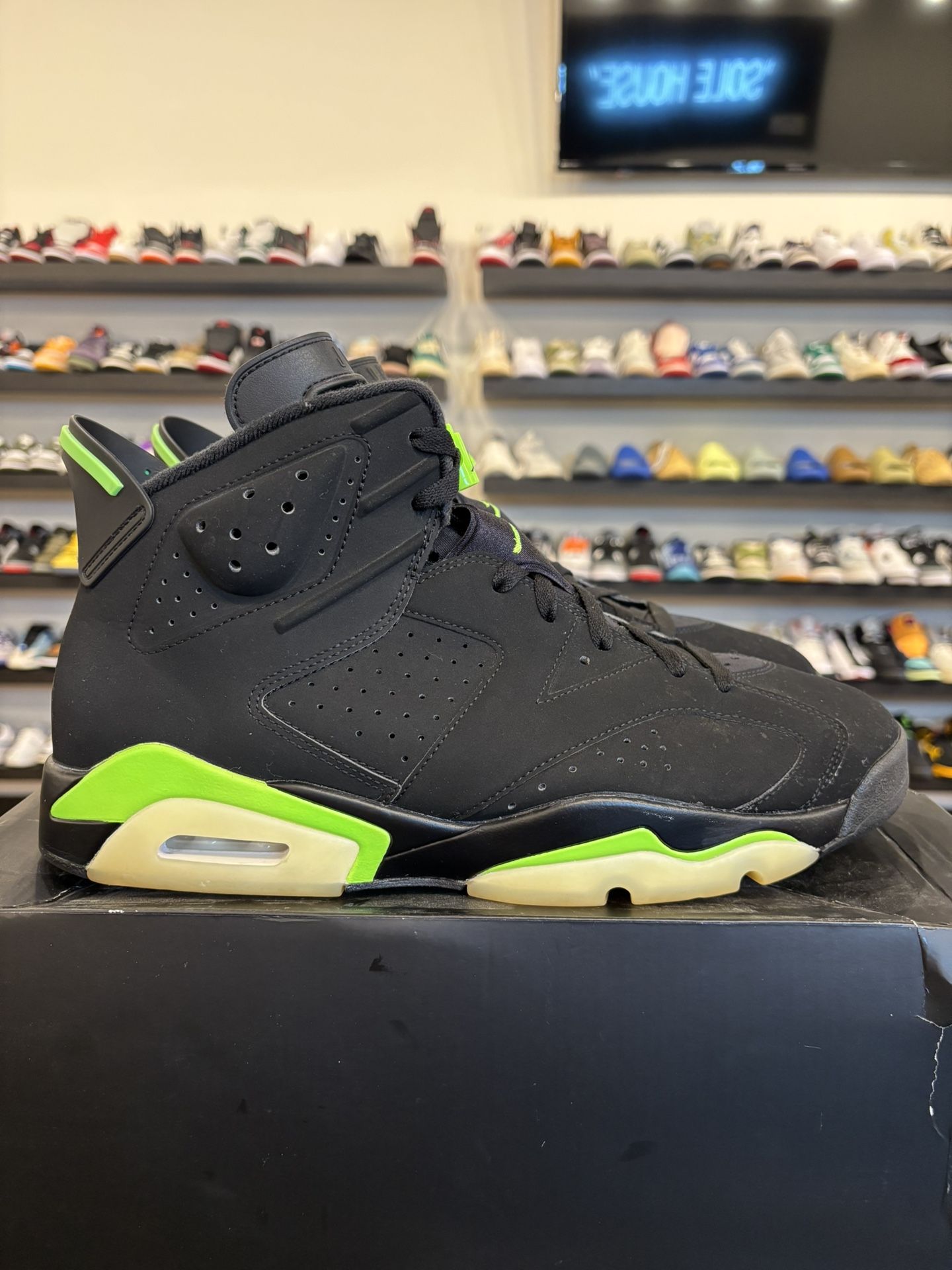 Jordan 6 Electric Green Size 13 Pre-Owned