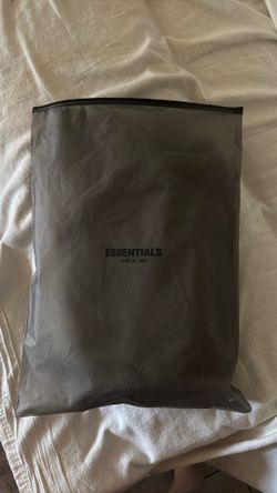 essential shorts gray