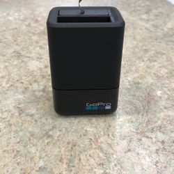 GoPro Dual Battery Charger With 1 Battery For HERO 5/6/7/8