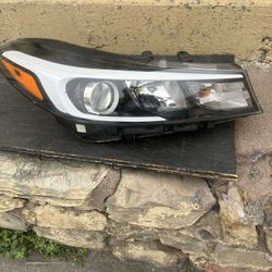 2018 KIA FORTE Right Headlight 