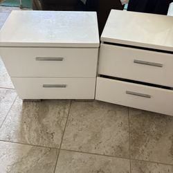 Queen Bed And Night Stands