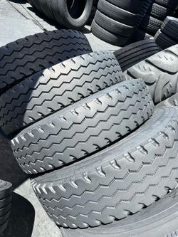 11r22.5 traction tires