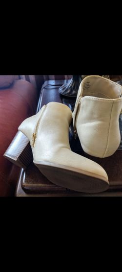 Stylish Ankle Boots In Gorgeous Coolest Color And Greatly Designed Heels On,  Size 9 In Near New Condition  / Nice & Clean; Beautiful !
