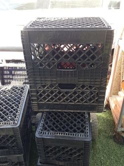 Storage crates/boxes