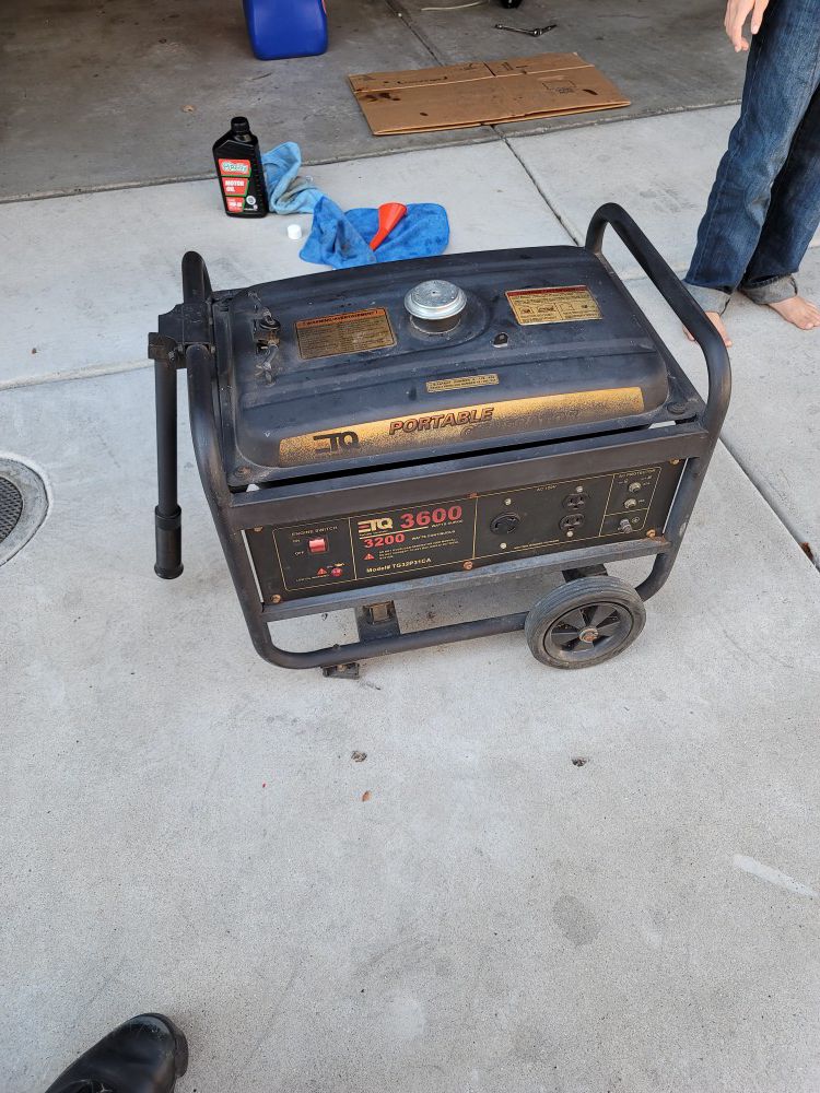 Portable generator 3200 to 3600 $200 obo!