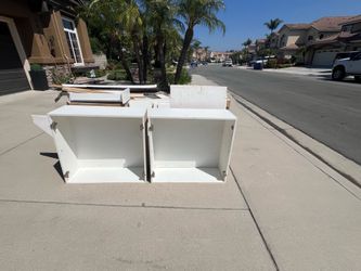 FREE 4 big storage cabinets, 1 corner cabinet, countertop is still in 1 piece