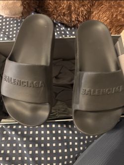 Balenciaga slides