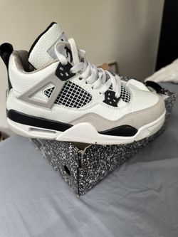 Jordan 4 Military