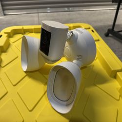 Ring Floodlight Cam Wired Pro – White