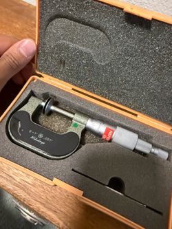 Mitutoyo 0-1" Micrometer 0.001" with Case