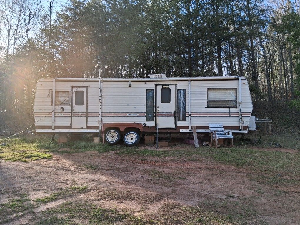 RV Camper 33X12