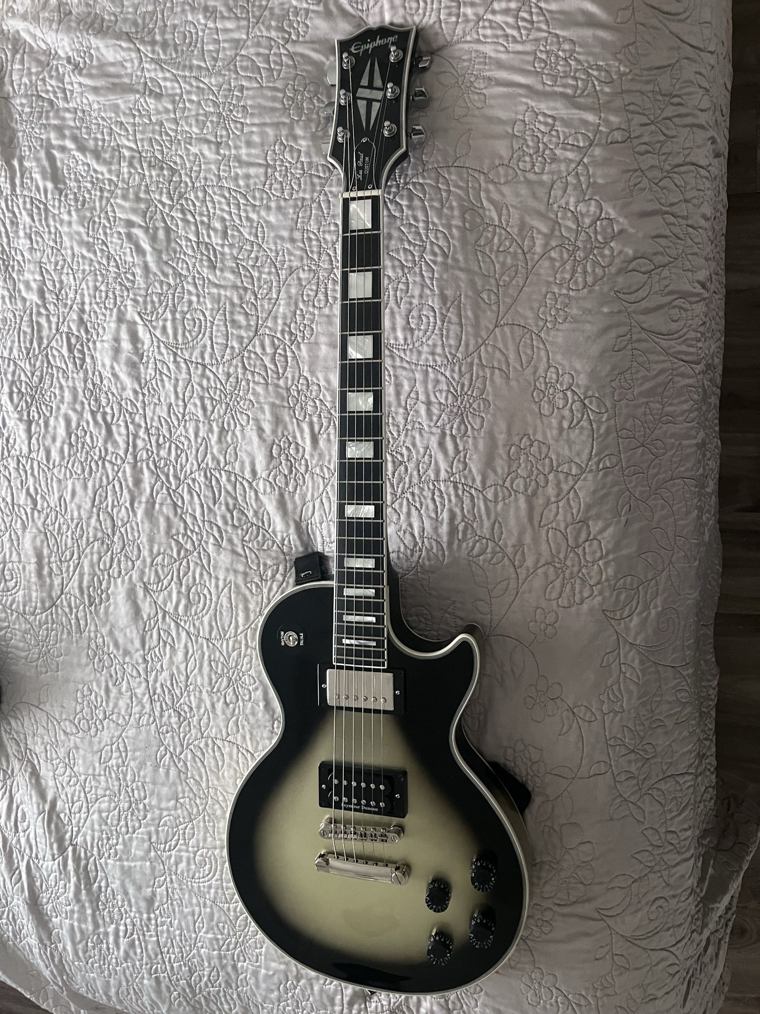 Epiphone Adam Jones 1979 $1000