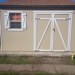 Outside shed to put tools and lawnmower best offer $4,,000 pick up only  not sure on the measurements but it's big pick up only 865 Ellsworth avenue r