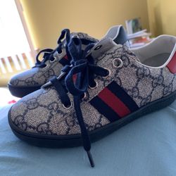 Gucci Authentic  Big Kids Size 10